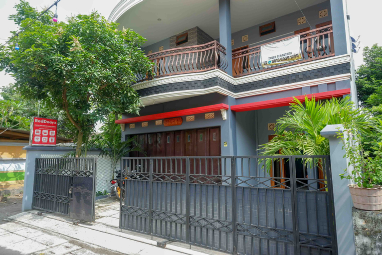 Exterior & Views 18