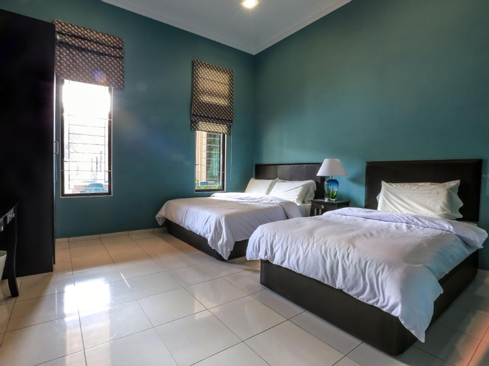 Bedroom 3, ELshape Holiday Home, Alor Gajah