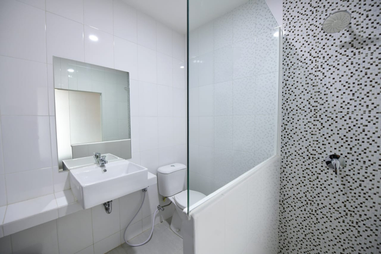 Bedroom 5, GRAND MAKASSAR HOTEL, Makassar
