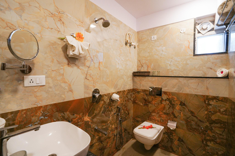 Bathroom 4, SILICON INN, Bangalore
