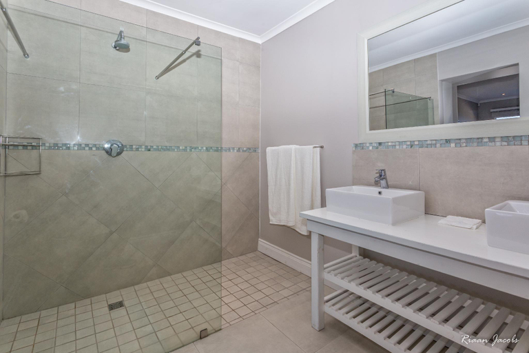 Bathroom 2, Gansbaai Seafront Holiday House - Our C-House, Overberg
