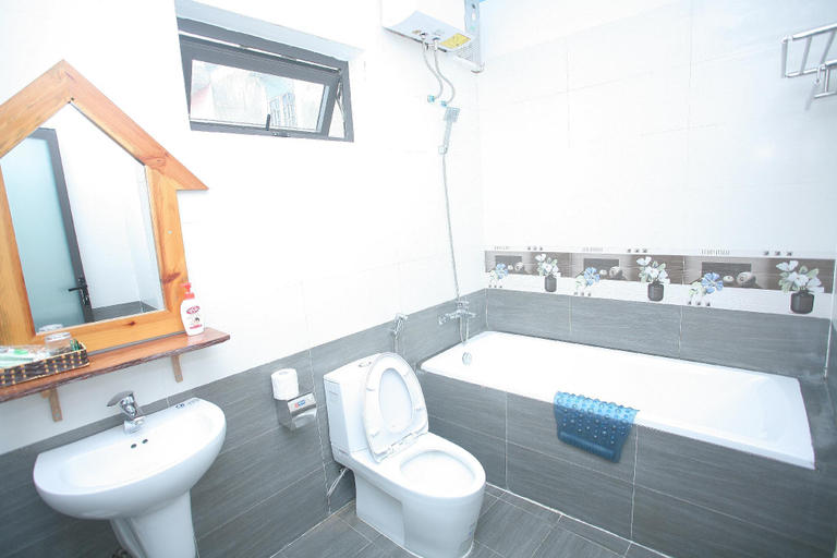 Bathroom 3, Restful River villas, Bố Trạch