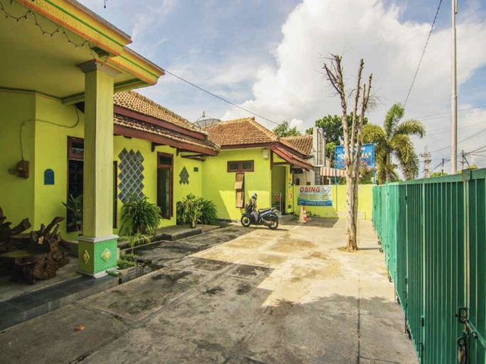Exterior & Views 2, Shintana Homestay, Banyuwangi