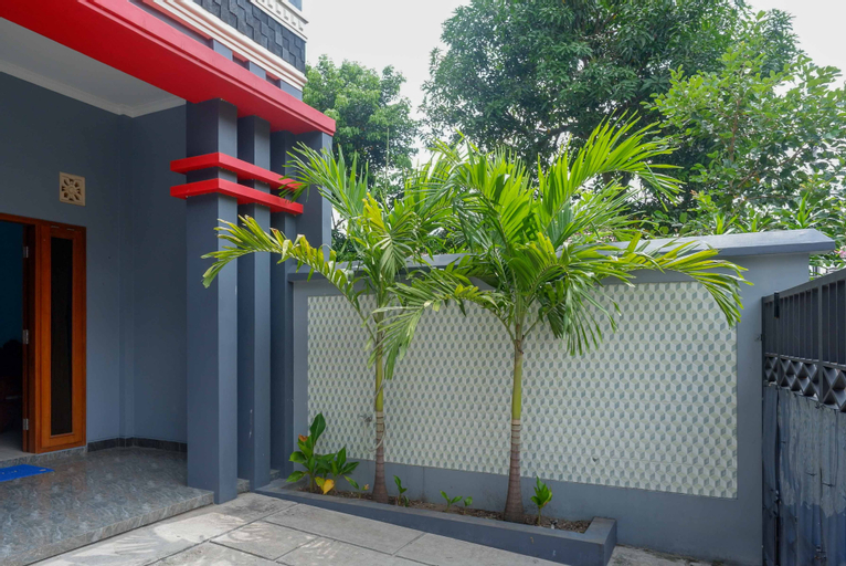 Exterior & Views 17