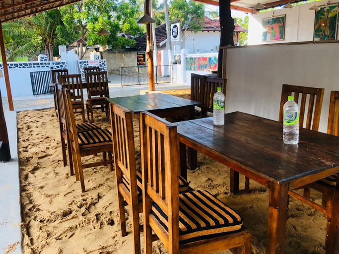 Food & Drinks 5, Sam's Hut Arugambay, Pothuvil