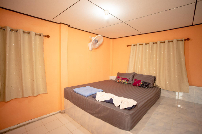 Bedroom 2, Andaman Peace Resort, Kapoe