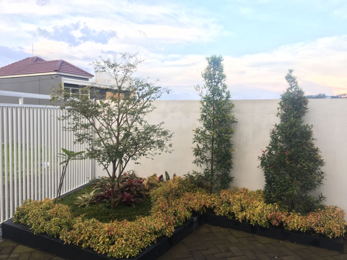 Exterior & Views 5, Villa Panorama (temporarily closed), Mojokerto
