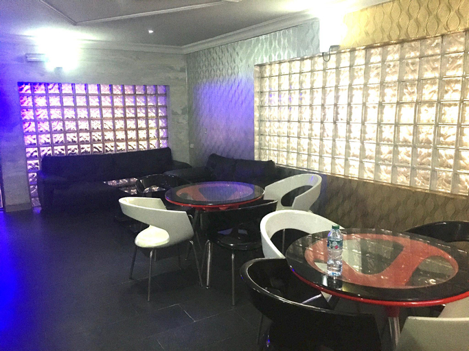 Bar/lounge, Zaaz Hotels, Kosofe