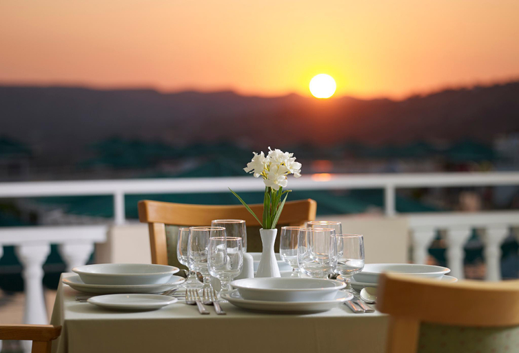 Food & Drinks 5, Mitsis Family Village, South Aegean