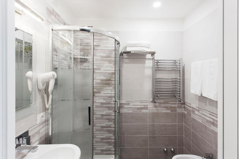 Others 4, Archi di Roma Guest House, Rome