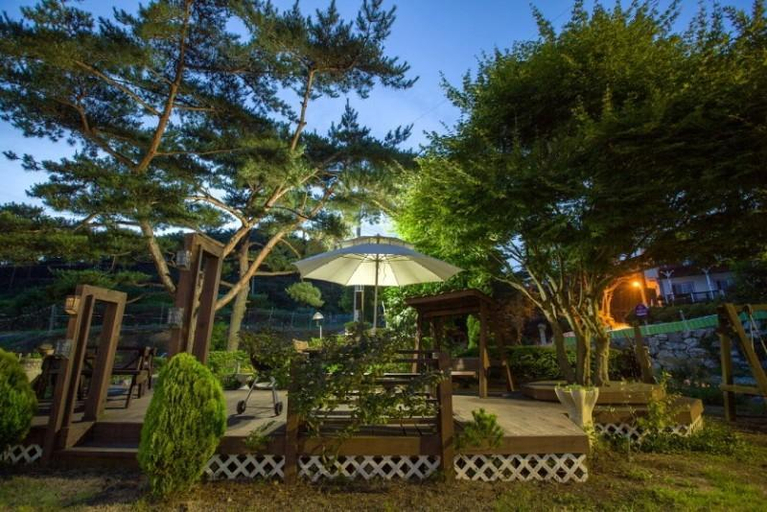 Others 3, Taean (Anmyeondo) Sun-lit Ocean Pension, Taean