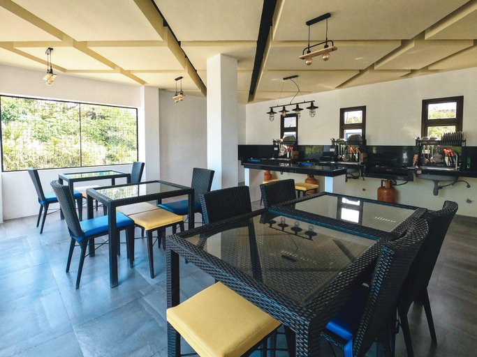 Food & Drinks 5, Rold and Roub Home Suites by Cocotel, Puerto Galera
