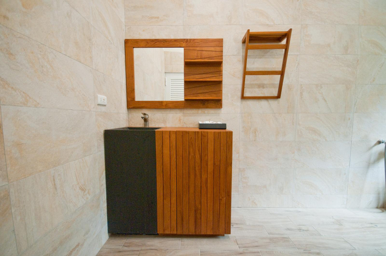 Bathroom 2, ChunYang Homestay, Nantou