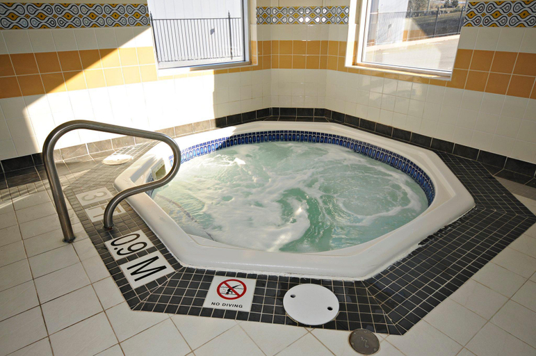 Bathroom 4, Hampton Inn & Suites by Hilton Saint John, Saint John