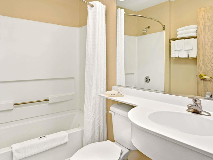 Bathroom 4, Microtel Inn & Suites by Wyndham Florence/Cincinnati Airport, Boone