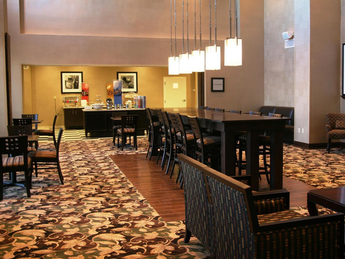 Food & Drinks 5, Hampton Inn & Suites Woodward, Woodward