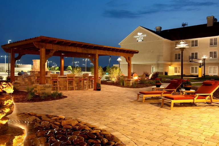 Exterior & Views