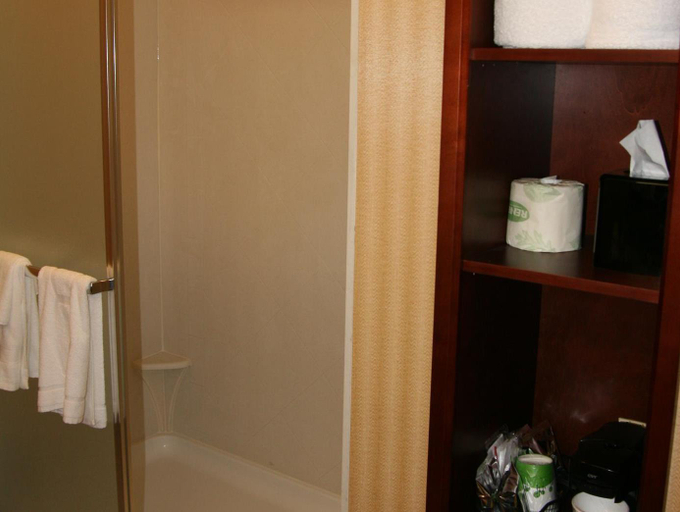 Bathroom 4, Hampton Inn Turnersville (Philadelphia Area), Gloucester