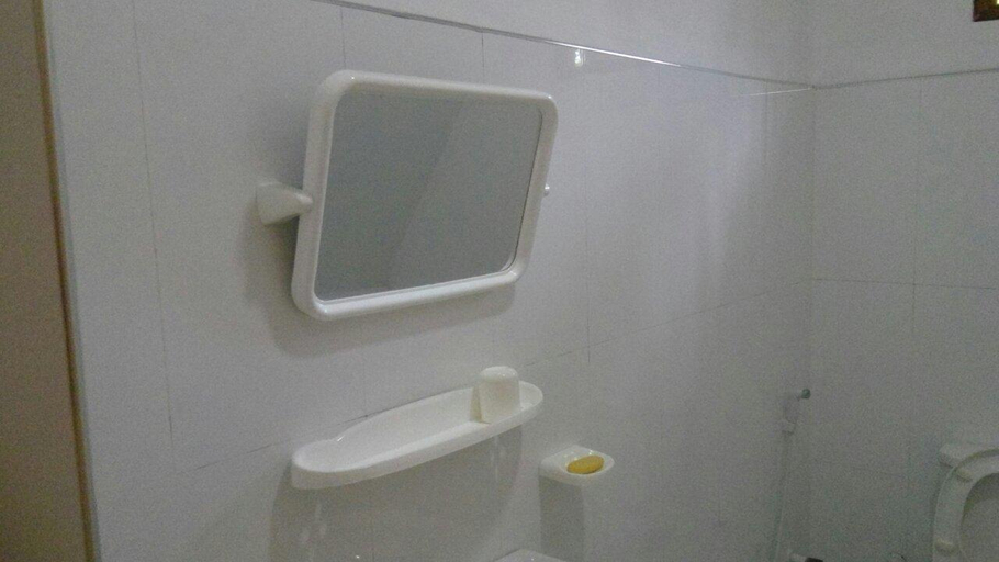 Bathroom 5, Kumari Resort, Thamankaduwa