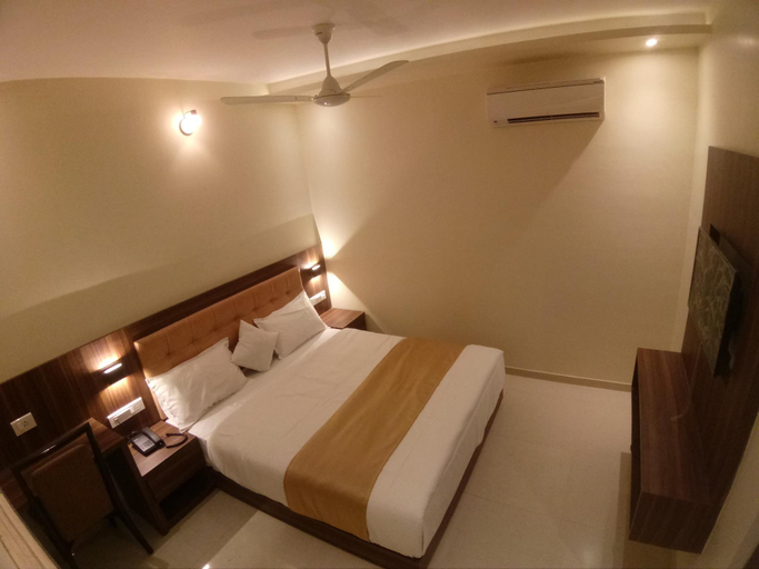 Bedroom 4, Hotel Emerald Inn Mumbai, Mumbai Suburban