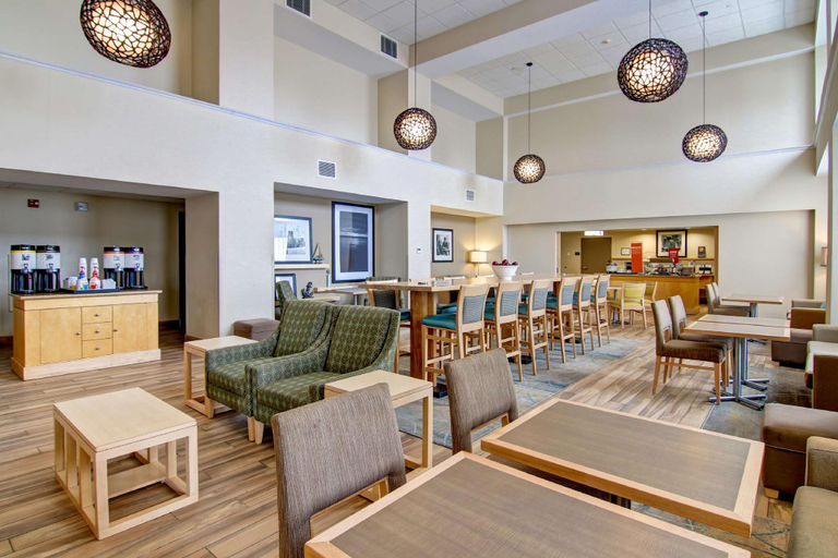 Food & Drinks 3, Hampton Inn & Suites by Hilton Saint John, Saint John