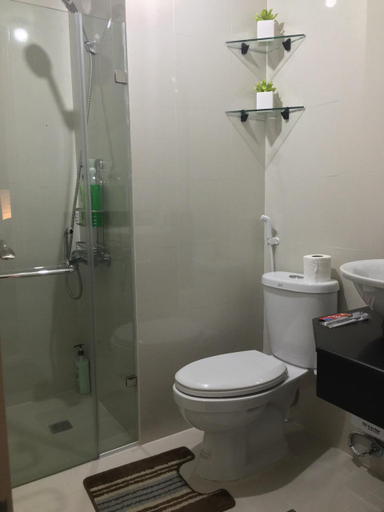 Bathroom 4, H&M One Palmtree Villas, Pasay City