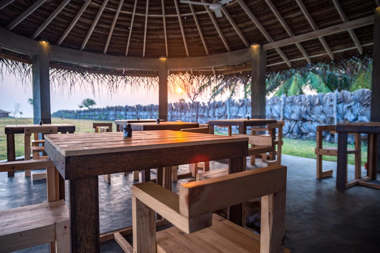 Food & Drinks 5, Amanta Beach Resort, Kuchchaveli