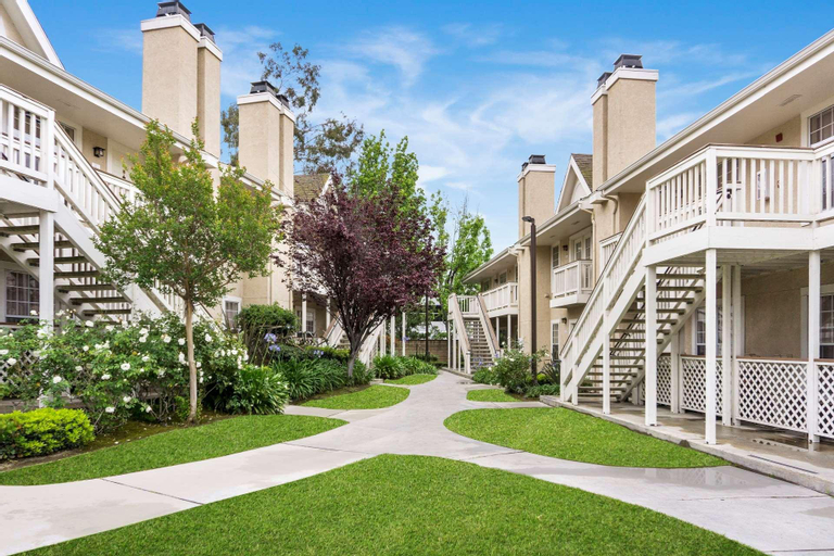 CHASE SUITES HOTEL IN NEWARK, Alameda