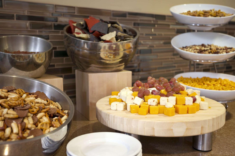 Food & Drinks 5, Embassy Suites by Hilton Cleveland Beachwood, Cuyahoga