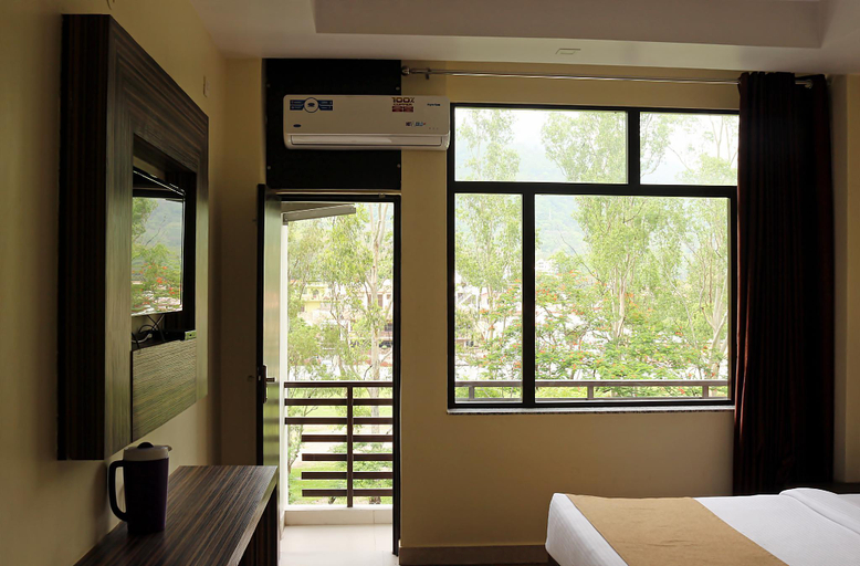 Others 4, Hotel Trihari, Garhwal