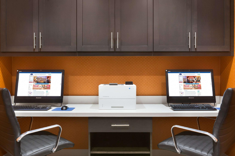Public Area, Hampton Inn North Olmsted Cleveland Airport, Cuyahoga