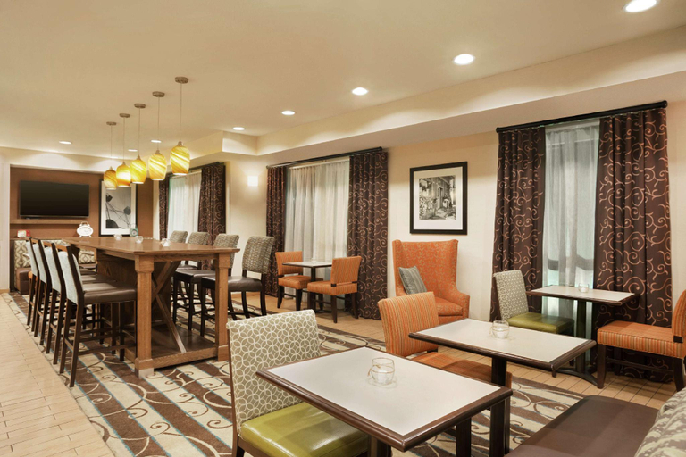 Public Area, Hampton Inn Shawnee, Pottawatomie