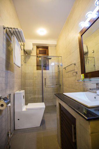 Bathroom, Grand 7 Hotel Kesbewa, Kesbewa
