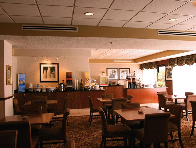 Food & Drinks 5, Hampton Inn Henderson-I-85, Vance