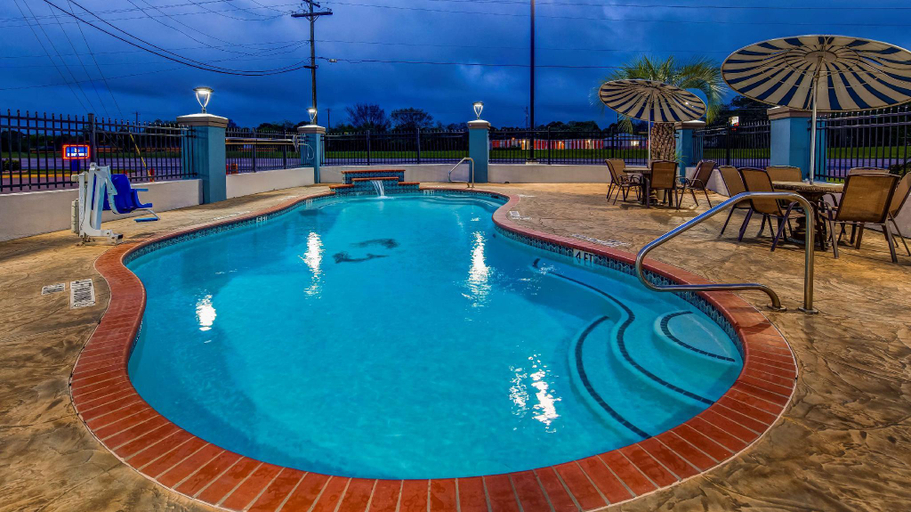 Others 3, SureStay Plus by Best Western Alvin, Brazoria
