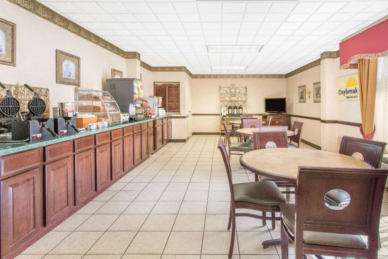 Food & Drinks 5, Days Inn by Wyndham Princeton, Mercer