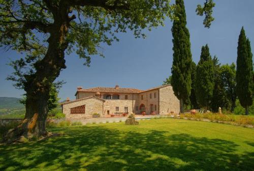 Castello Di Meleto Wine Destination - Camere in Castello e Appartamenti, Siena