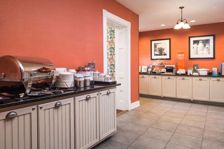 Food & Drinks 5, Hampton Inn Lexington-Historic Area, Lexington
