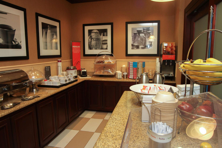 Food & Drinks 4, Hampton Inn Clinton Mo, Henry