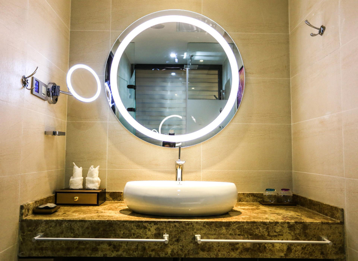 Bathroom 4, Lavande Hotel Xi'an Longshouyuan Wenjing Road, Xi'an