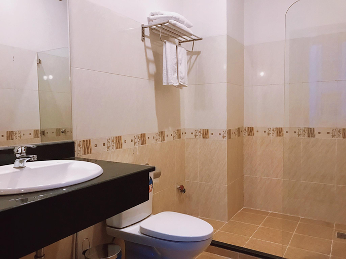 Bathroom, LUCKY STAR HOTEL, Buon Ma Thuot