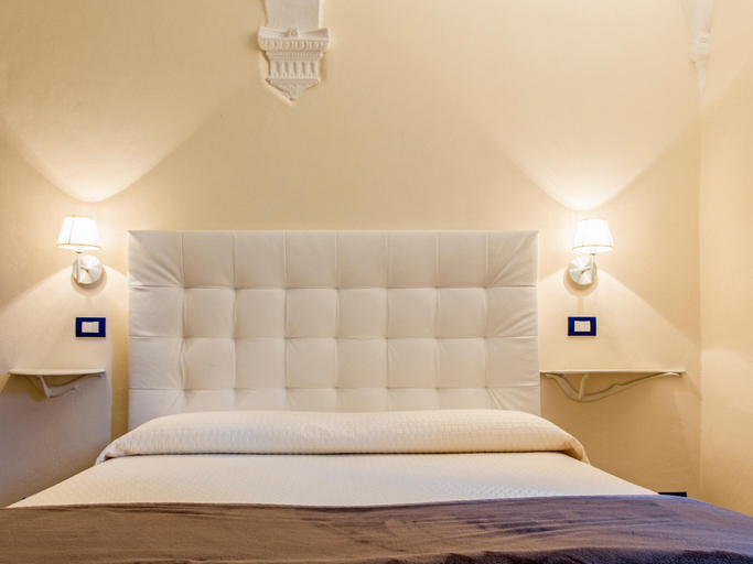 Bedroom 5, Quattro Cantoni, Siena