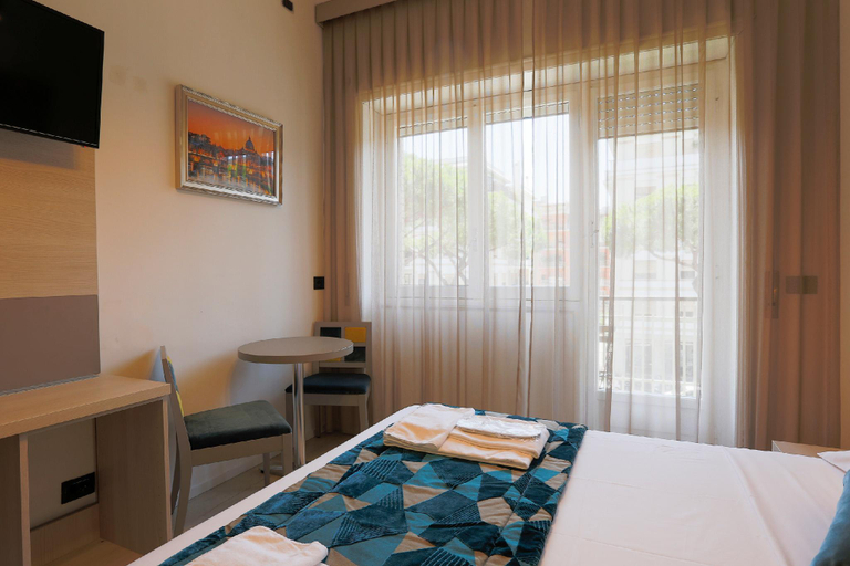 Others 4, DaVinci Relais, Rome