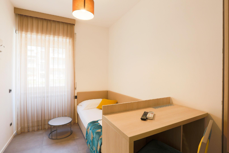 Others 5, DaVinci Relais, Rome