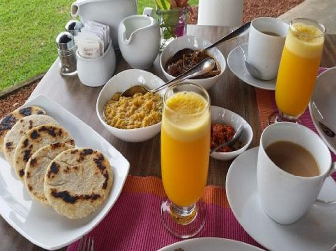Food & Drinks 5, Wattle Inn, Negombo