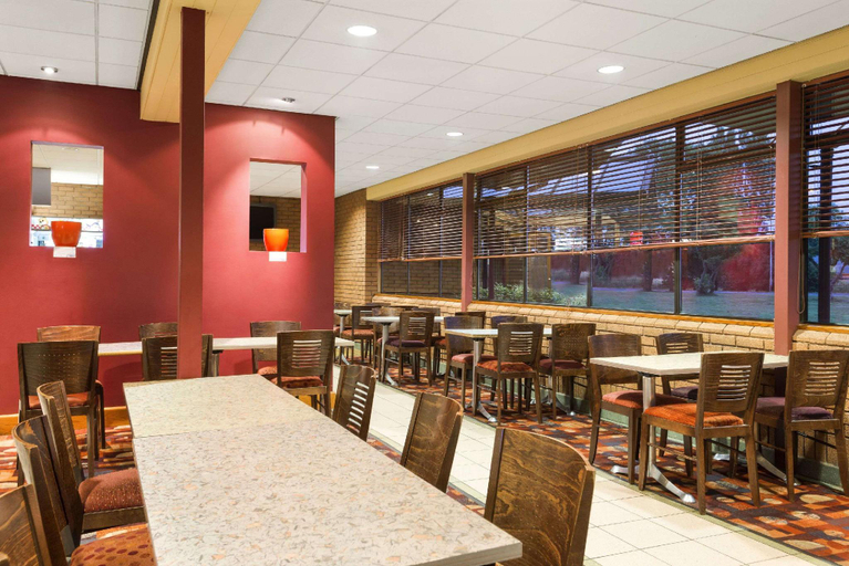Food & Drinks, Days Inn by Wyndham Hamilton, South Lanarkshire