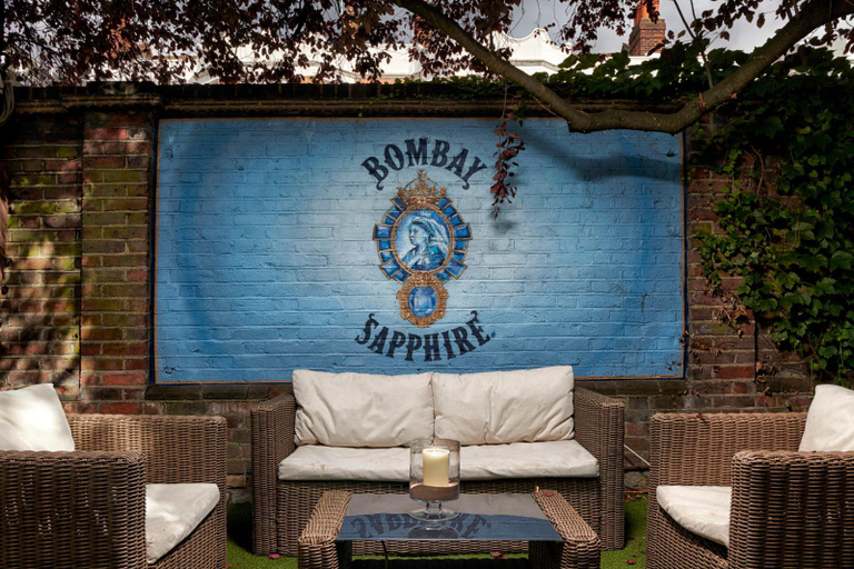 Public Area, The Bridge Pub & Rooms, London