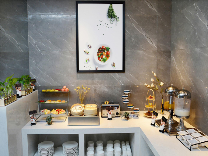 Food & Drinks 15