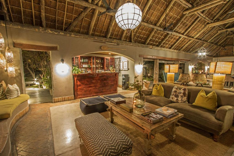 Public Area, Simbambili Game Lodge, Ehlanzeni