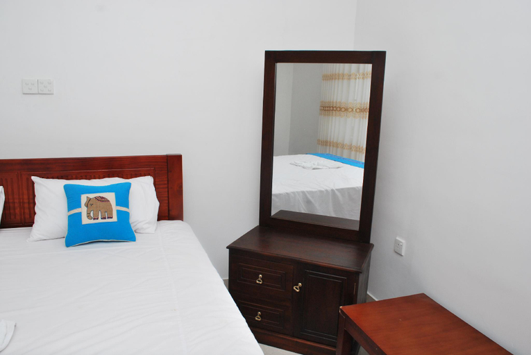 Bedroom 3, Illamperuma Villa, Weligama